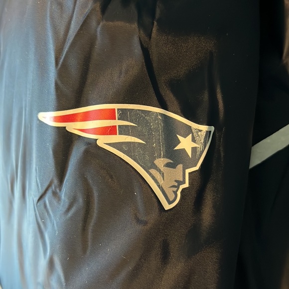 Patriots Youth Hooded Puffer Coat Mid Weight M - Picture 7 of 11